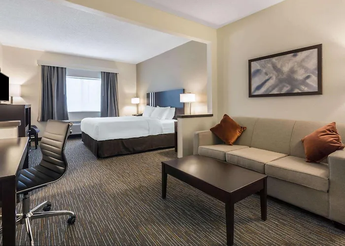 Wingate By Wyndham Hotel 3*