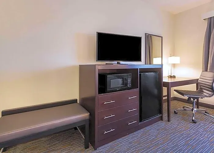 Wingate By Wyndham Hotel 3*