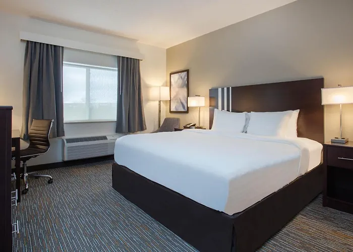 Wingate By Wyndham Hotel 3*